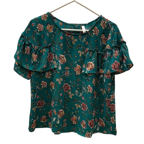 Xhilaration Tops - Women Xhilaration Green Short Ruffle Sleeve Floral Blouse